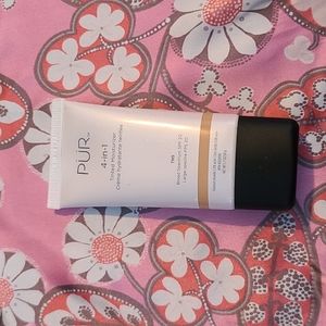 PUR tinted moisturizer TN5